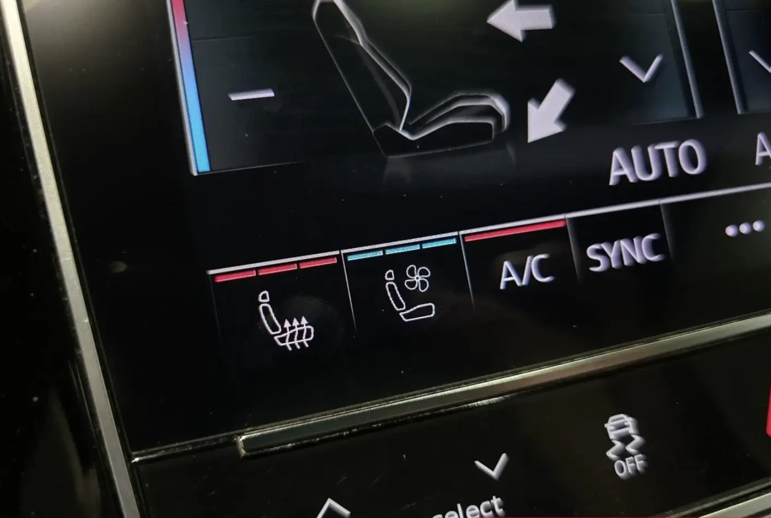 Audi RSQ8 Bang & Olufsen* Virtual Cockpit Plus* Head-Up* , снимка 16 - Автомобили и джипове - 54968336