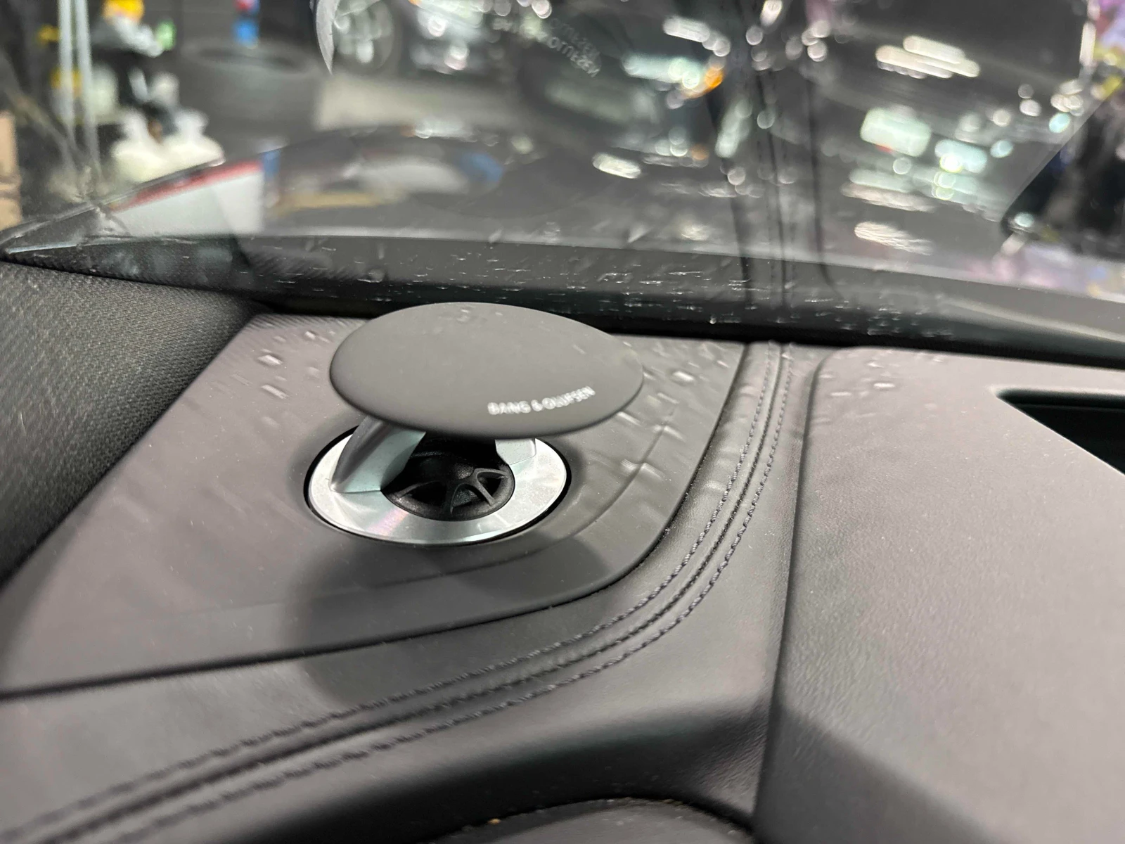 Audi Q8 QUATTRO* ОБДУХ* ПОДГРЕВ* 3D BANG&OLUFSEN* , снимка 11 - Автомобили и джипове - 55782512