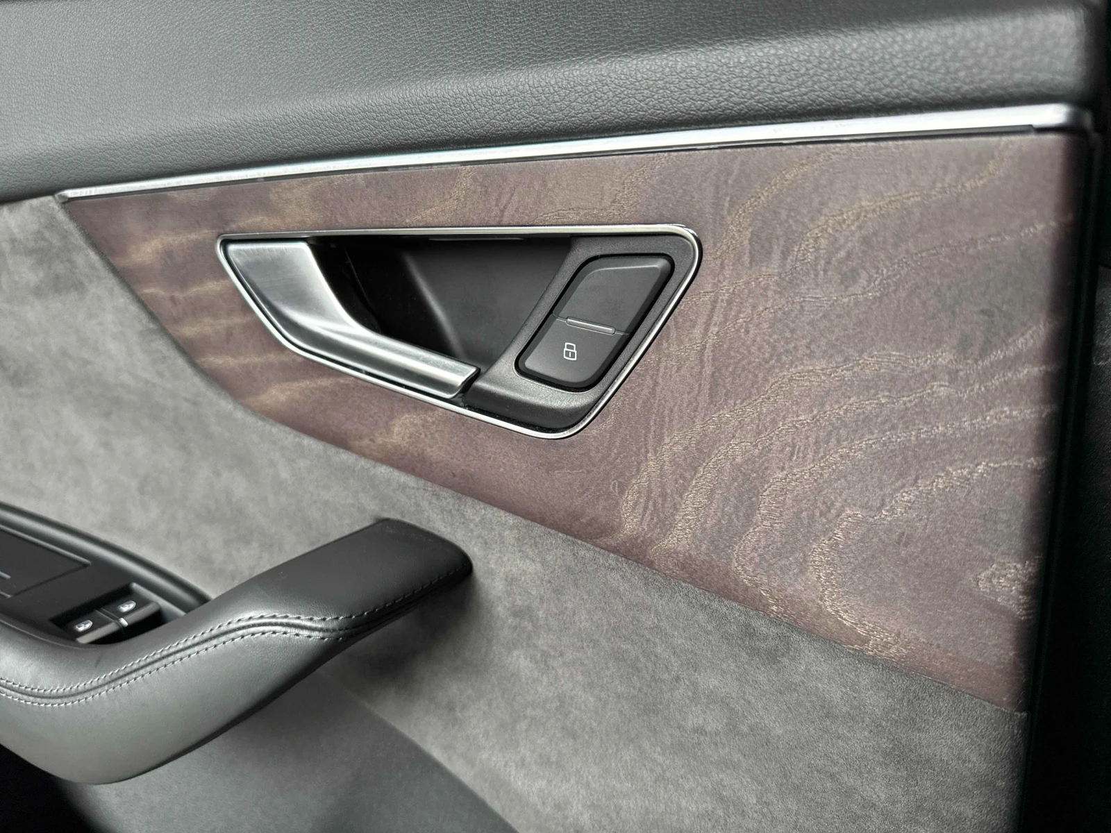 Audi Q8 QUATTRO* ОБДУХ* ПОДГРЕВ* 3D BANG&OLUFSEN* , снимка 16 - Автомобили и джипове - 55782512
