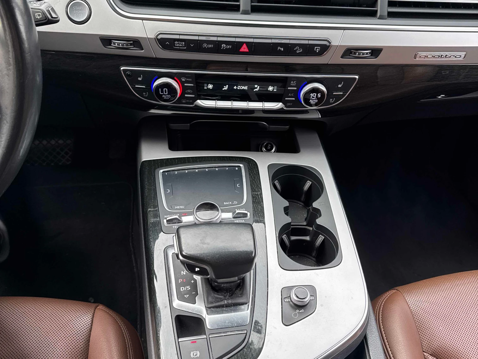 Audi Q7 * 3.0T Progressiv * АВТОКРЕДИТ БЕЗ ПЪРВОНАЧАЛНА, снимка 9 - Автомобили и джипове - 56035251