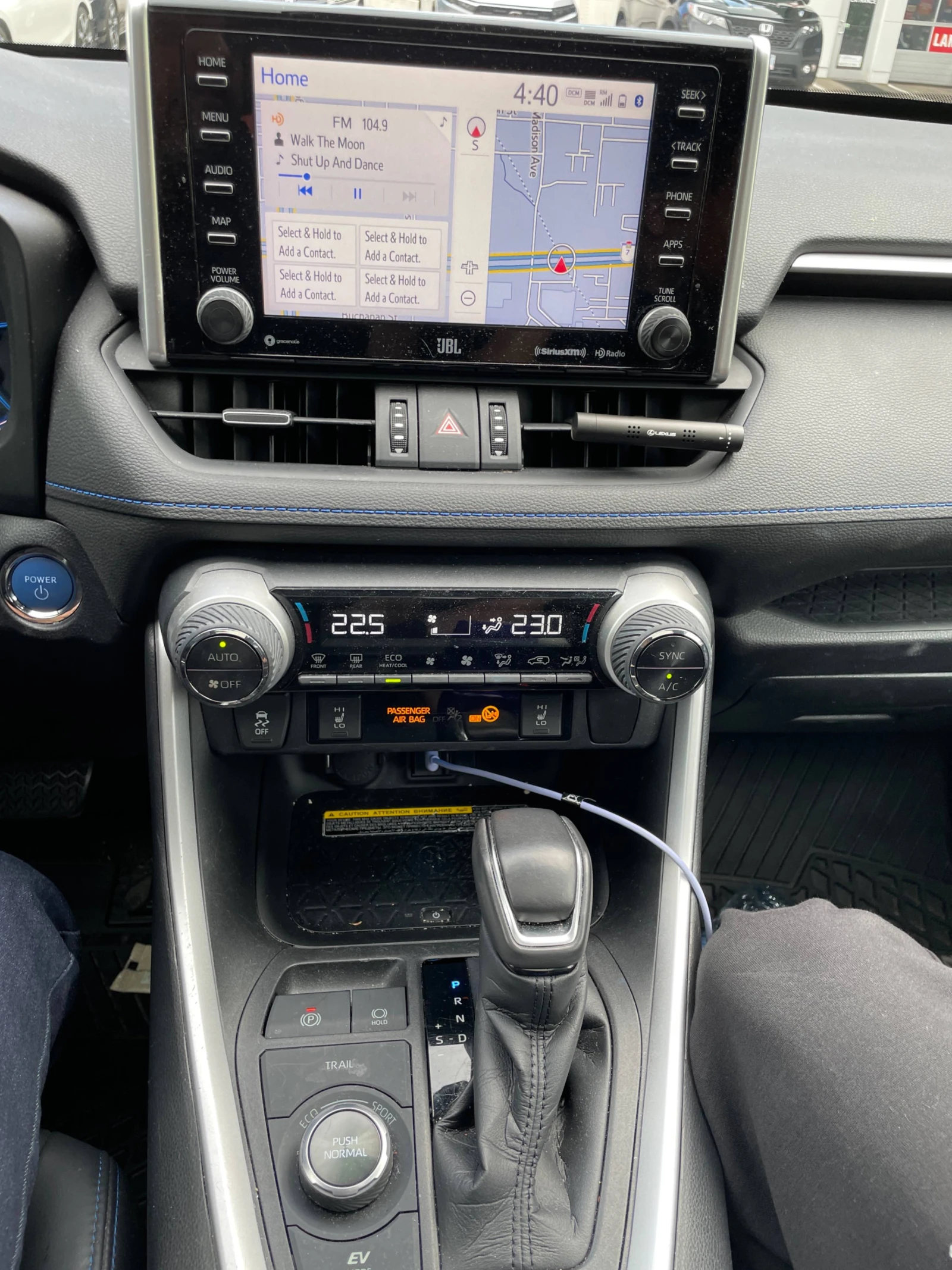 Toyota Rav4 Hybrid / JBL  / Distronic / Carfax / Автокредит, снимка 9 - Автомобили и джипове - 56047470
