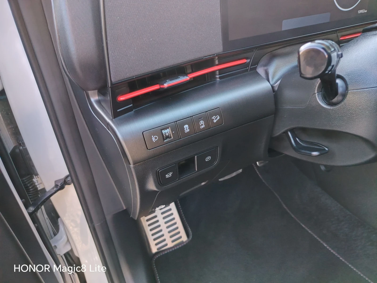 Hyundai Kona, снимка 16 - Автомобили и джипове - 56064453