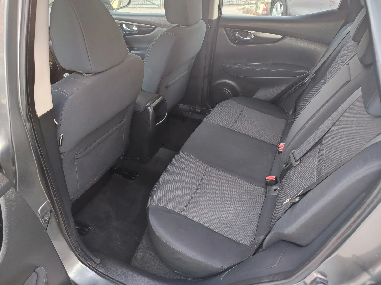 Nissan Qashqai 1.5 BARTER 110, снимка 12 - Автомобили и джипове - 56303017