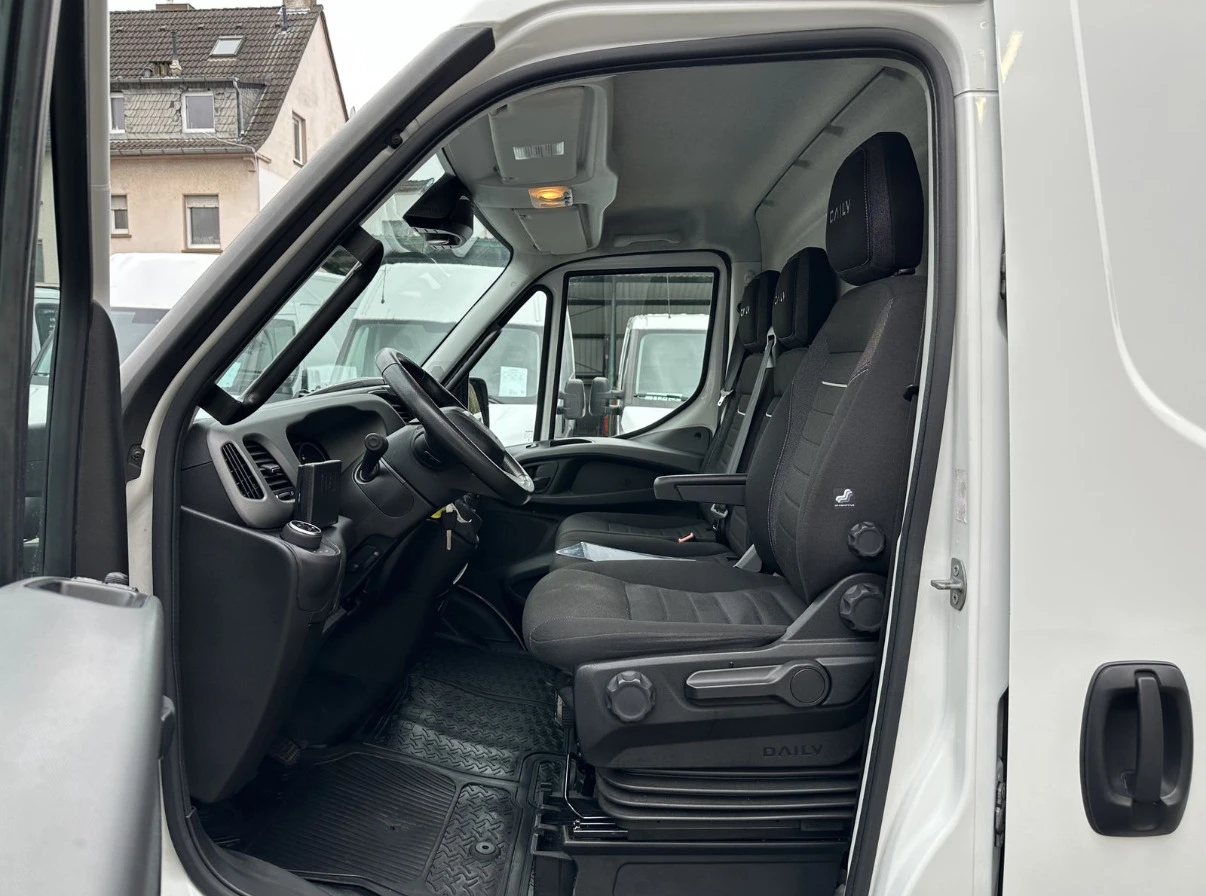 Iveco 35S18 3.0* HI-MATIC* MAXI* LED* ВЪЗГЛАВНИЦИ* 2 СТР.ВРАТИ - изображение 10