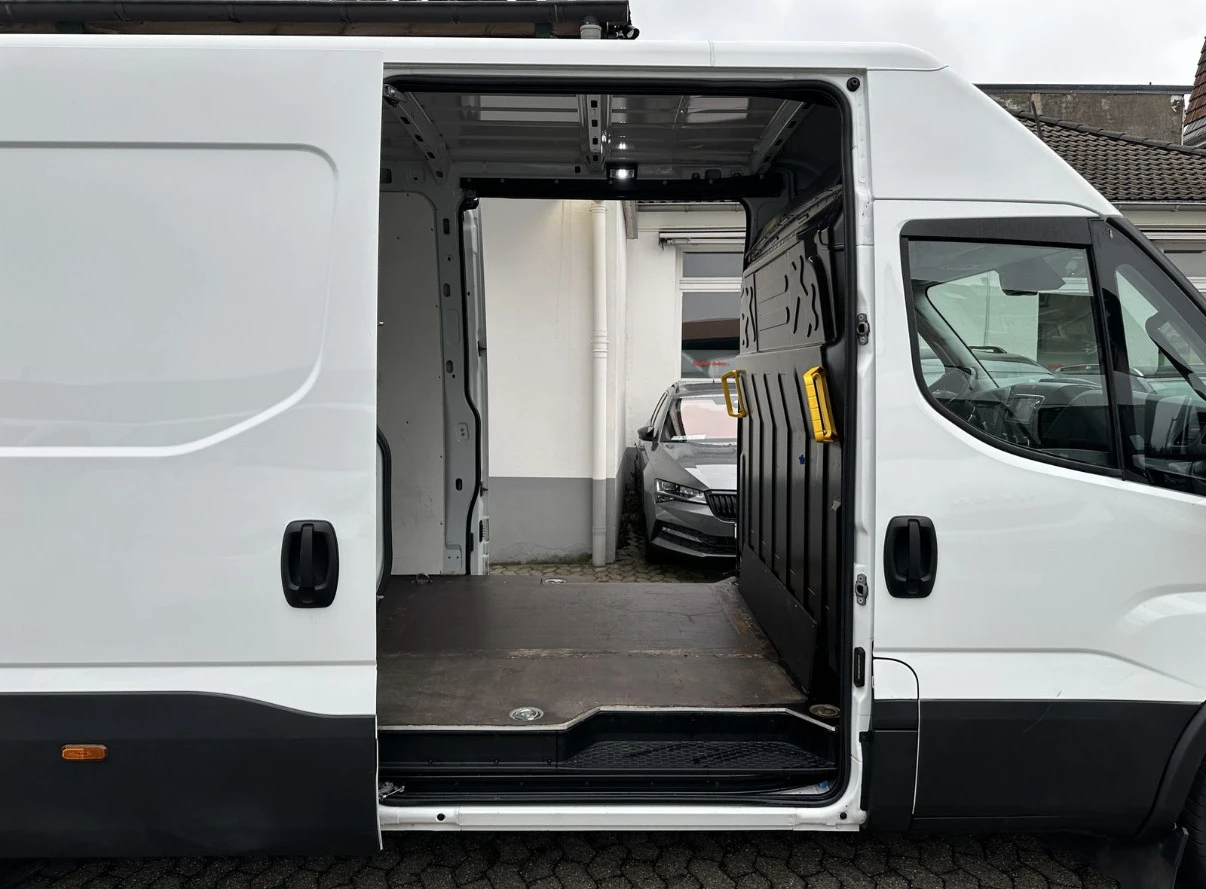 Iveco 35S18 3.0* HI-MATIC* MAXI* LED* ВЪЗГЛАВНИЦИ* 2 СТР.ВРАТИ - изображение 6