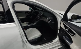 Mercedes-Benz C 300 AMG* LINE* BURMESTER* ОБДУХВАНЕ* ДИСТРОНИК* ХЕДЪП*, снимка 13
