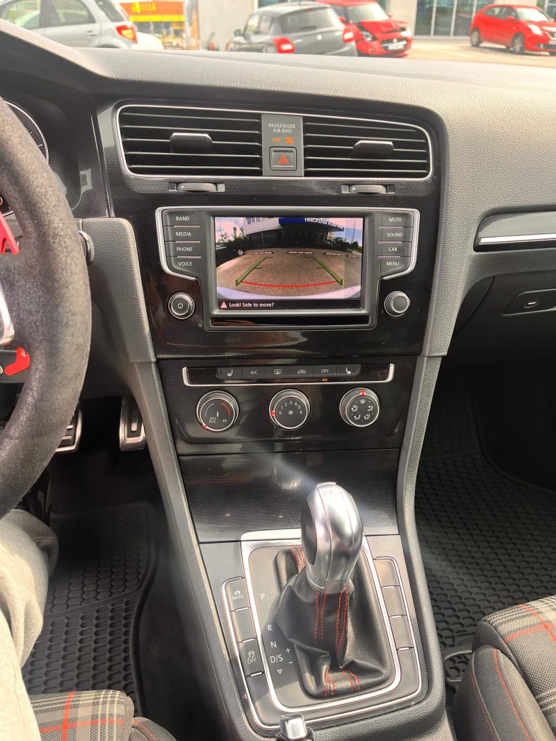 VW Golf 2.0 GTi TSI DSG 500 Edition, снимка 12 - Автомобили и джипове - 46883184