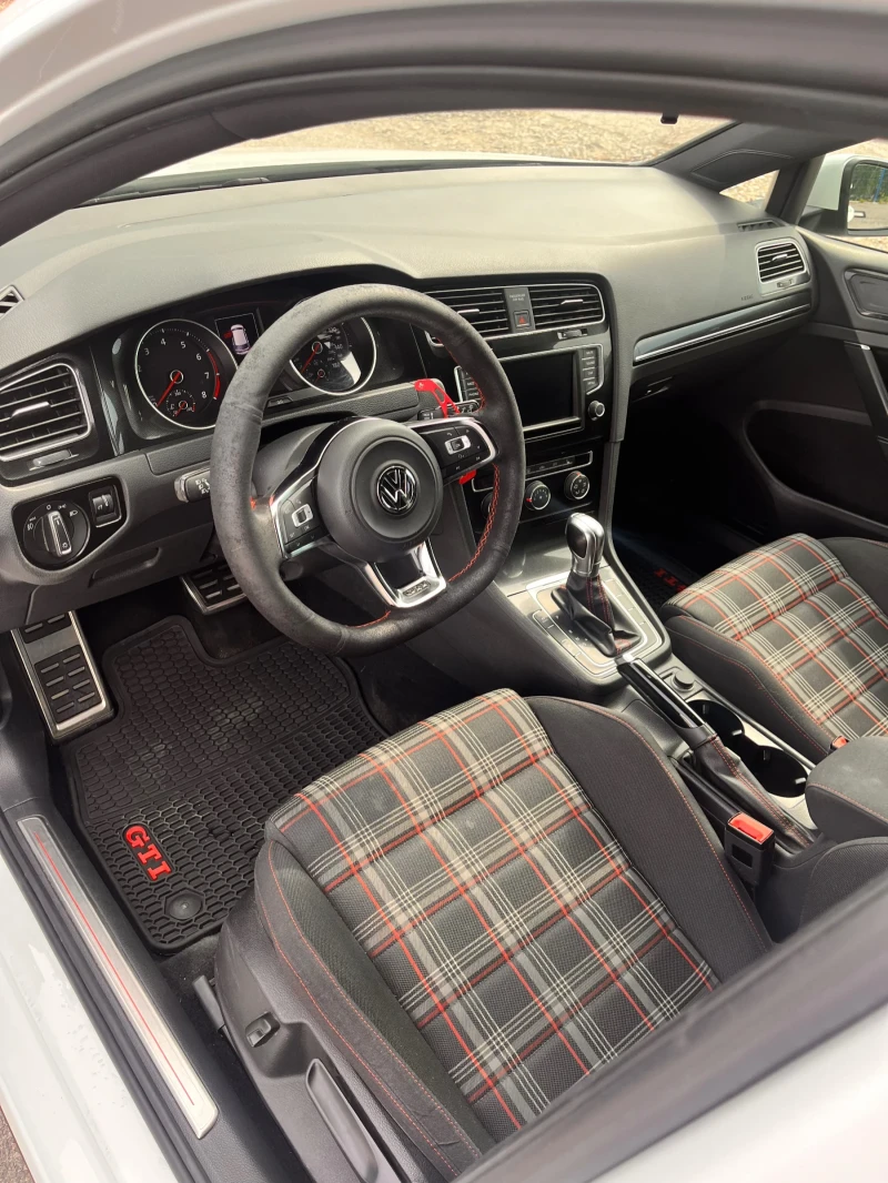 VW Golf 2.0 GTi TSI DSG 500 Edition, снимка 10 - Автомобили и джипове - 46883184