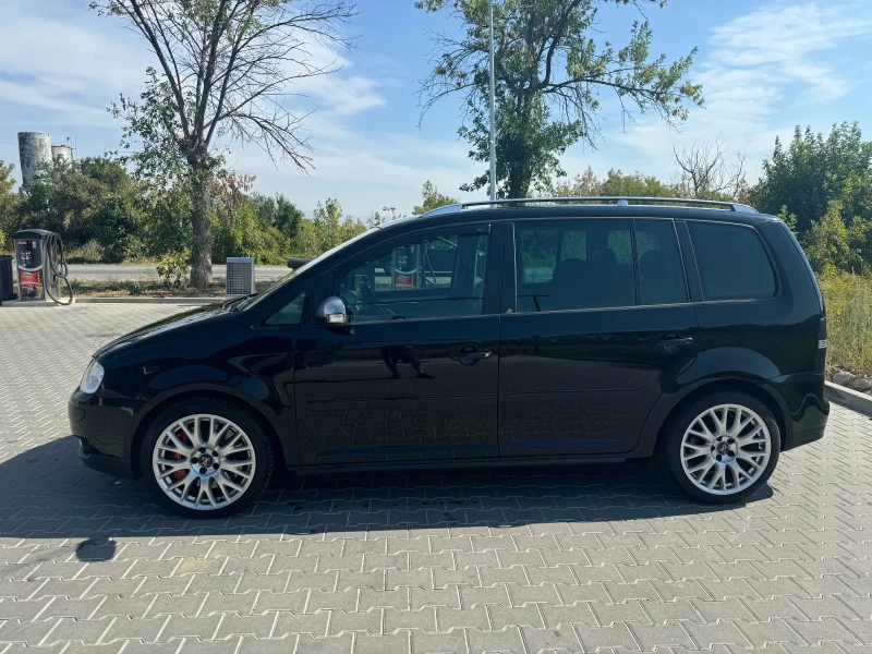 VW Touran, снимка 4 - Автомобили и джипове - 47072760