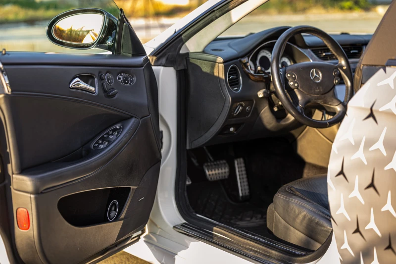 Mercedes-Benz CLS 55 AMG Petronas, снимка 12 - Автомобили и джипове - 52554910