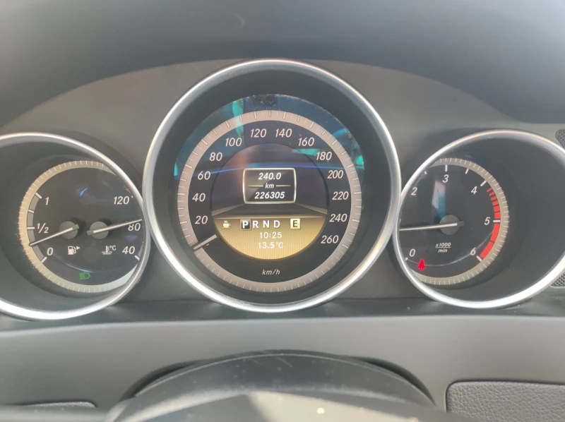 Mercedes-Benz C 250 Avangard, снимка 6 - Автомобили и джипове - 52389081