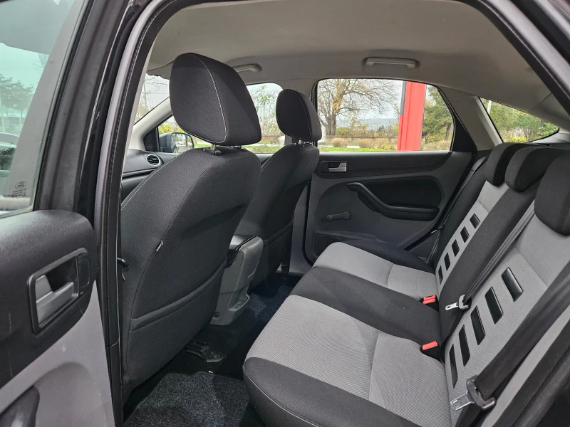 Ford Focus 1.6 HDI, евро 5! KeylessGO, Titanium, като нов!!, снимка 10 - Автомобили и джипове - 52633004