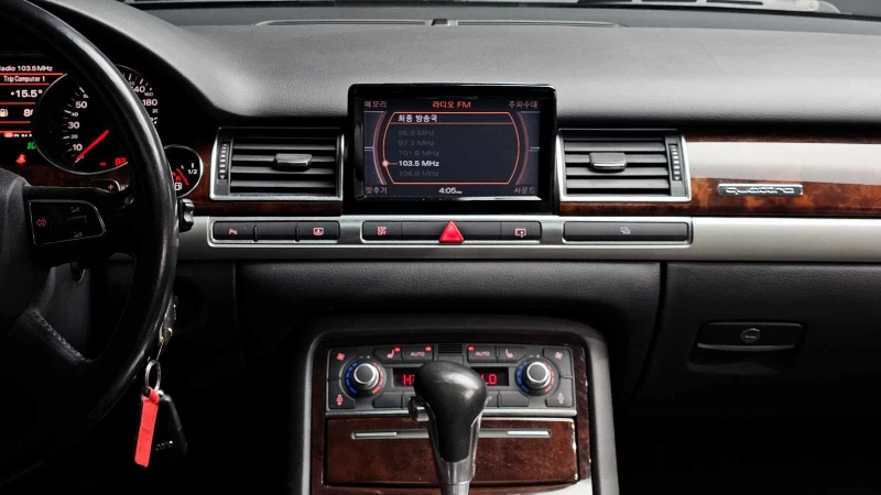 Audi A8 3.2i 260кс Quttro. 136000 км!!! , снимка 13 - Автомобили и джипове - 53379258