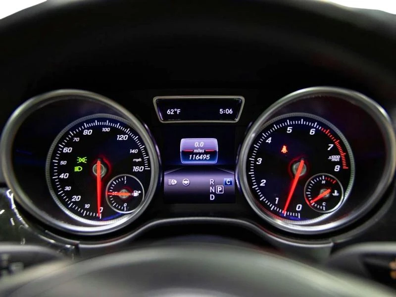 Mercedes-Benz CLS 550 4.7L 8 All wheel drive - изображение 8