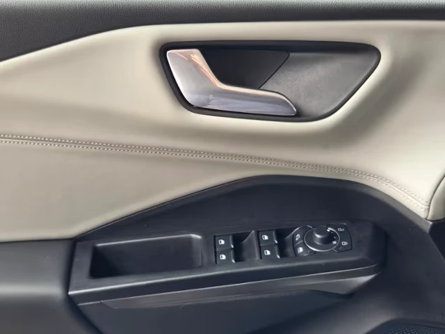 Ford Puma Gen-E* 360 CAM* DISTR* KEYLESS* CARPLAY* , снимка 3 - Автомобили и джипове - 54062286