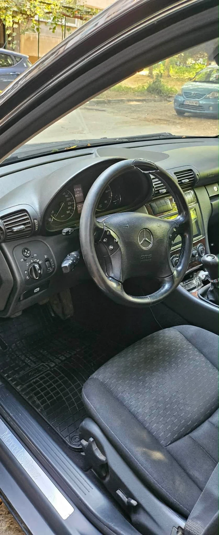 Mercedes-Benz C 200, снимка 6 - Автомобили и джипове - 55501651