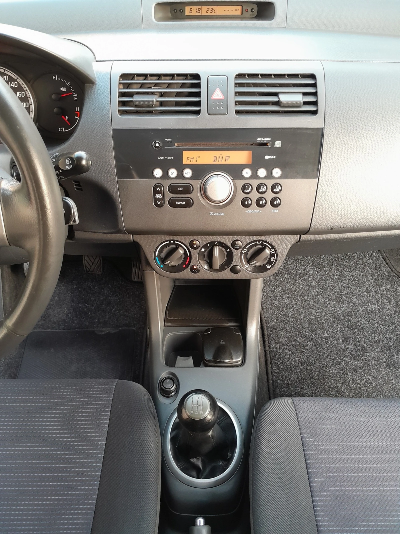 Suzuki Swift 1.3i 4Х4 | Mobile.bg — изображение 13