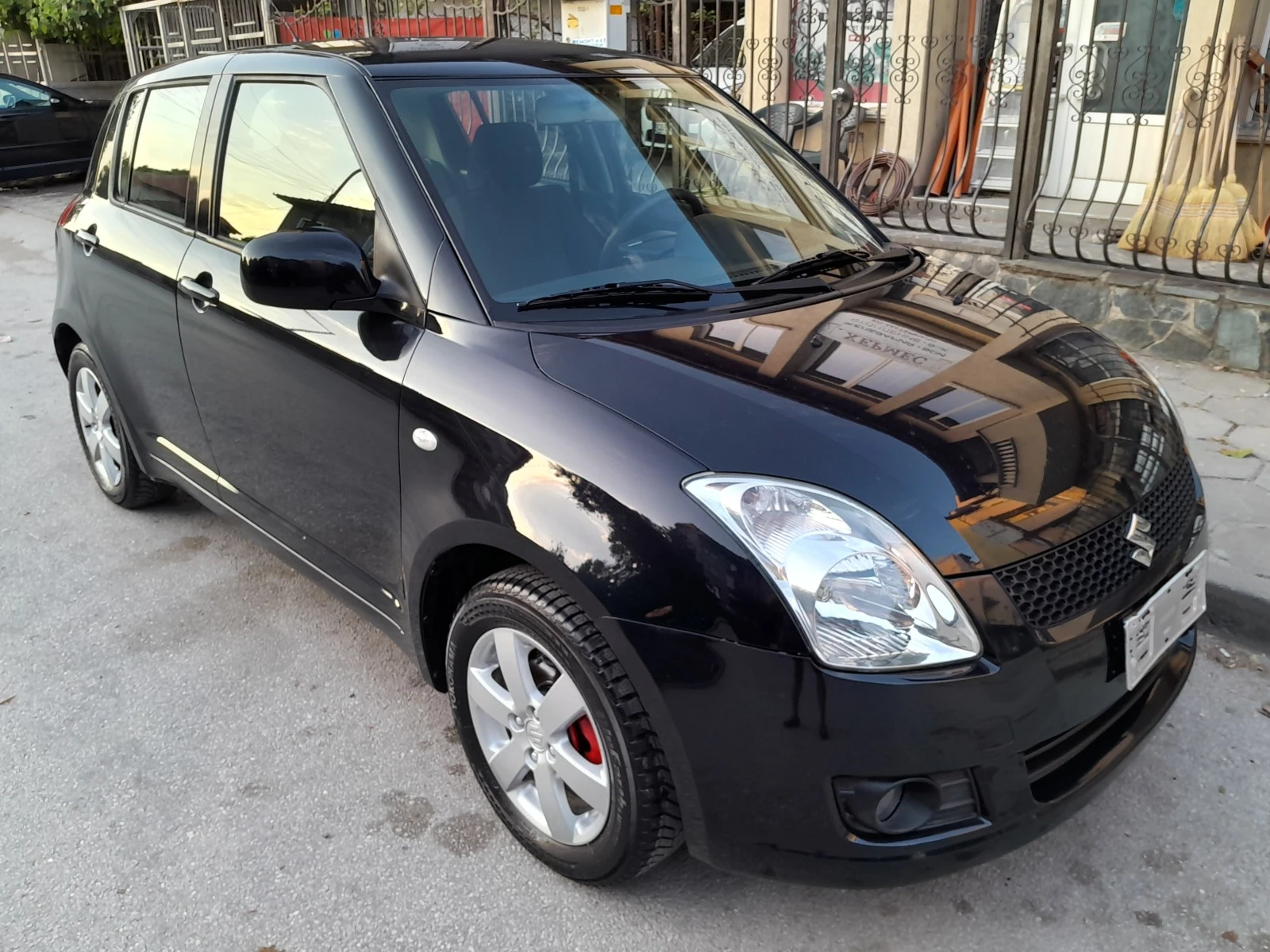 Suzuki Swift 1.3i 4Х4 - изображение 4