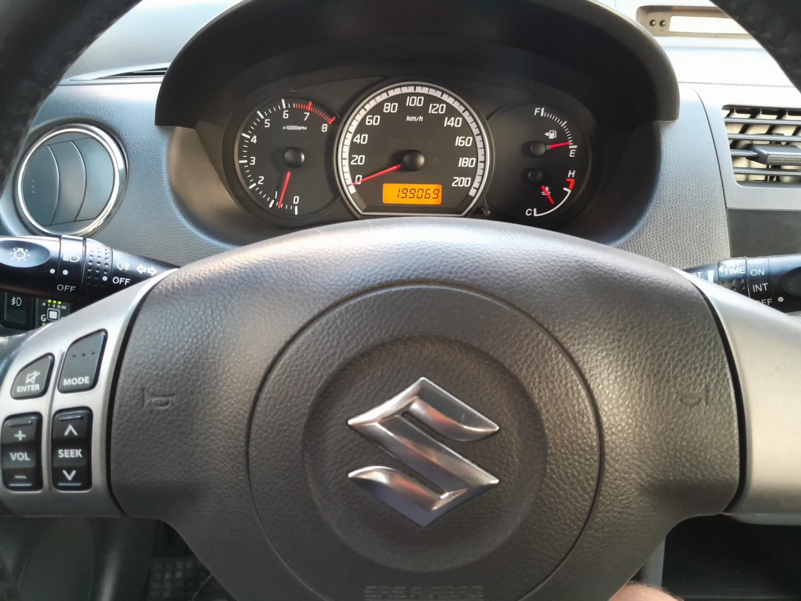 Suzuki Swift 1.3i 4Х4 | Mobile.bg — изображение 14