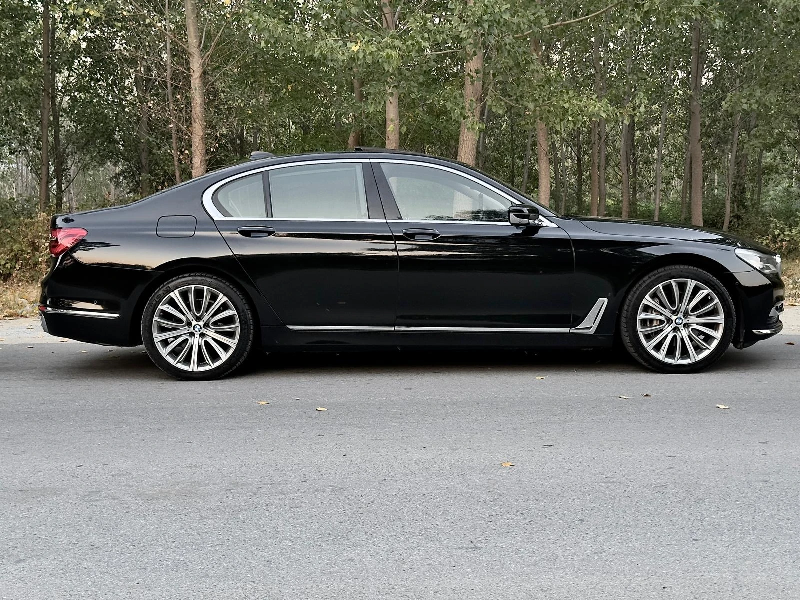 BMW 730 3.0D x-Drive/ 3xTV/ Carbon/ Full/ Лизинг - изображение 4