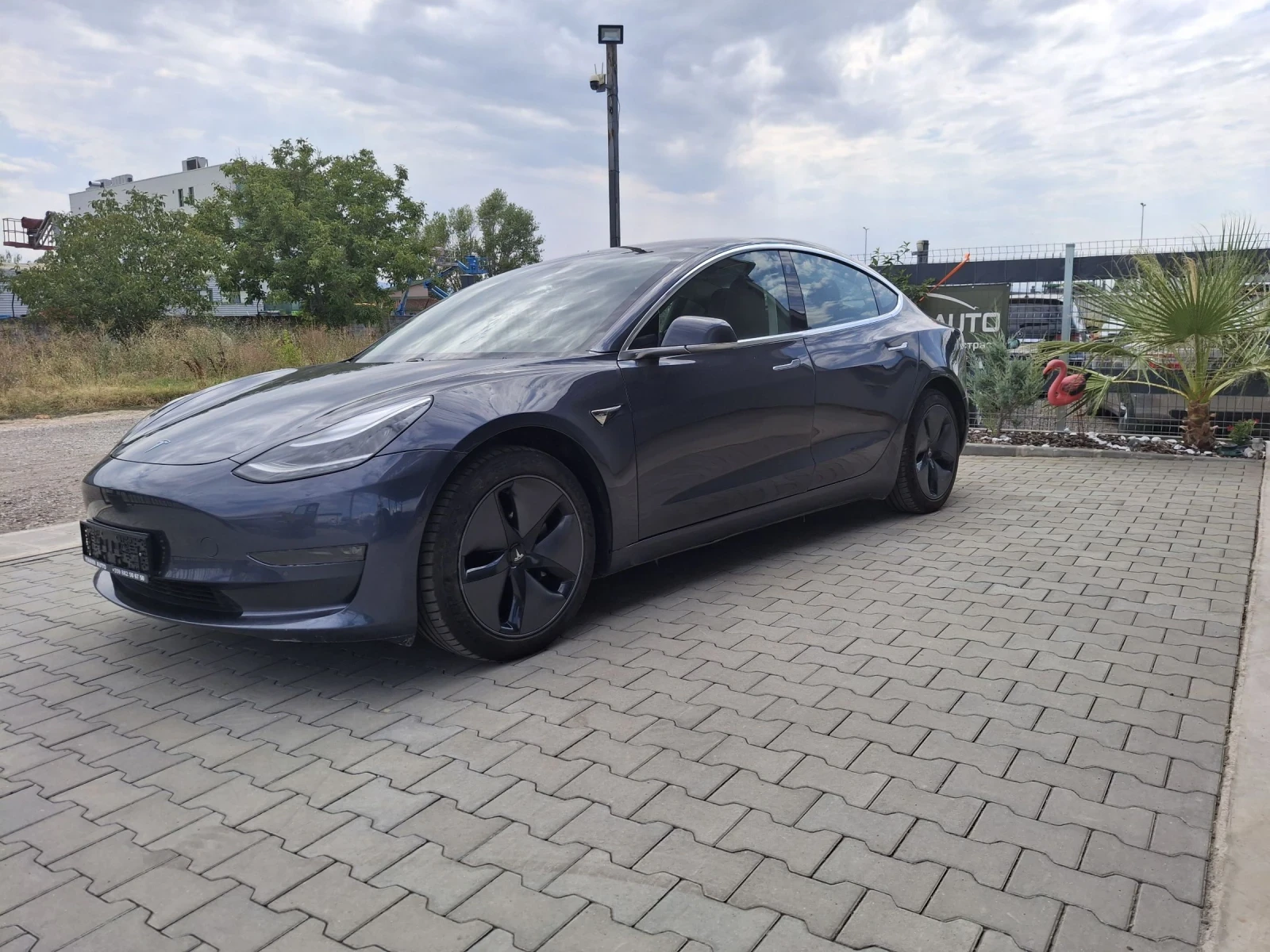 Tesla Model 3 AWD * * LongRange 80kw DualMotor Гаранция  - изображение 3