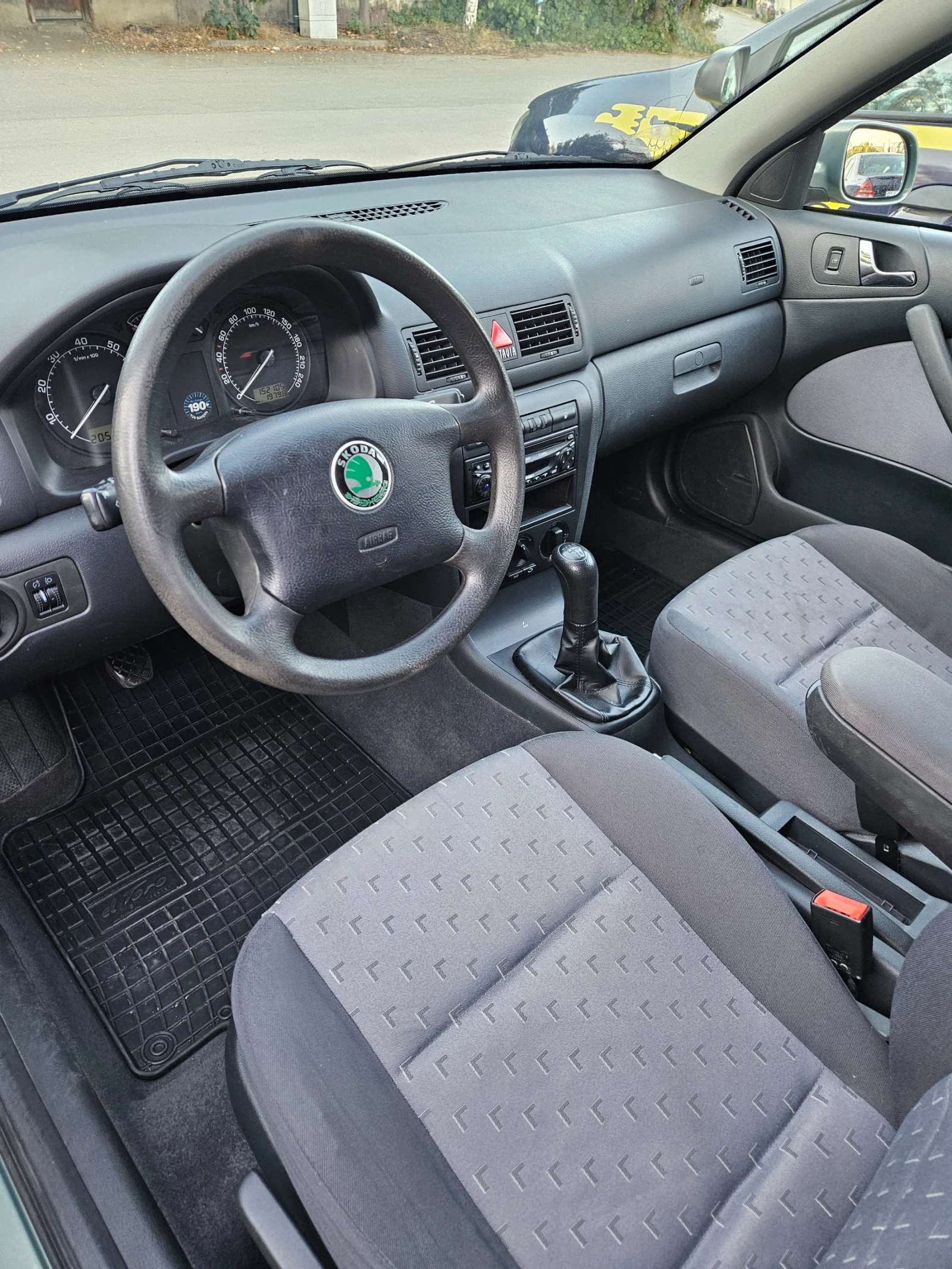 Skoda Octavia 2.0 i - изображение 9