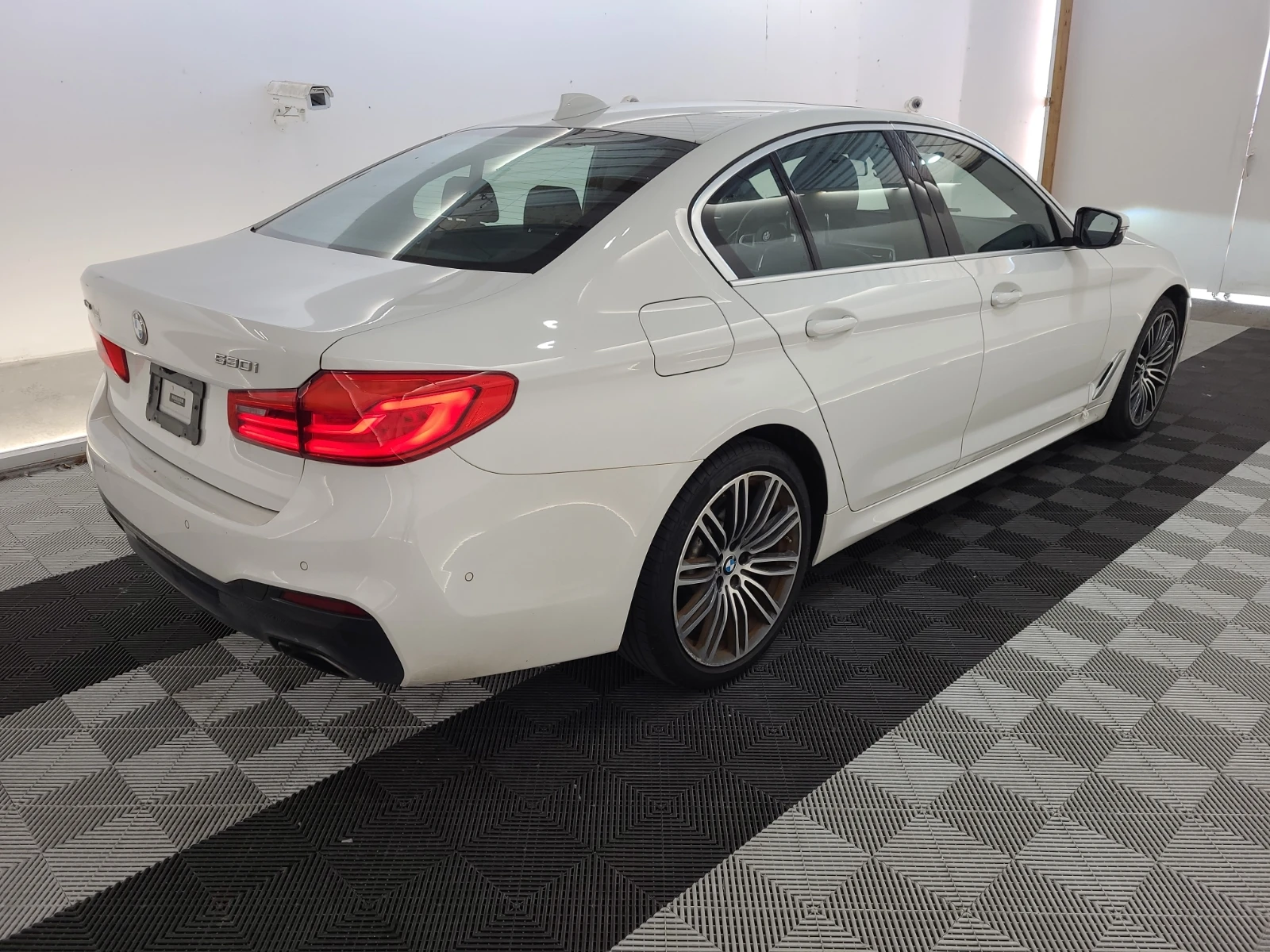 BMW 330 * CARFAX *    | Mobile.bg   6