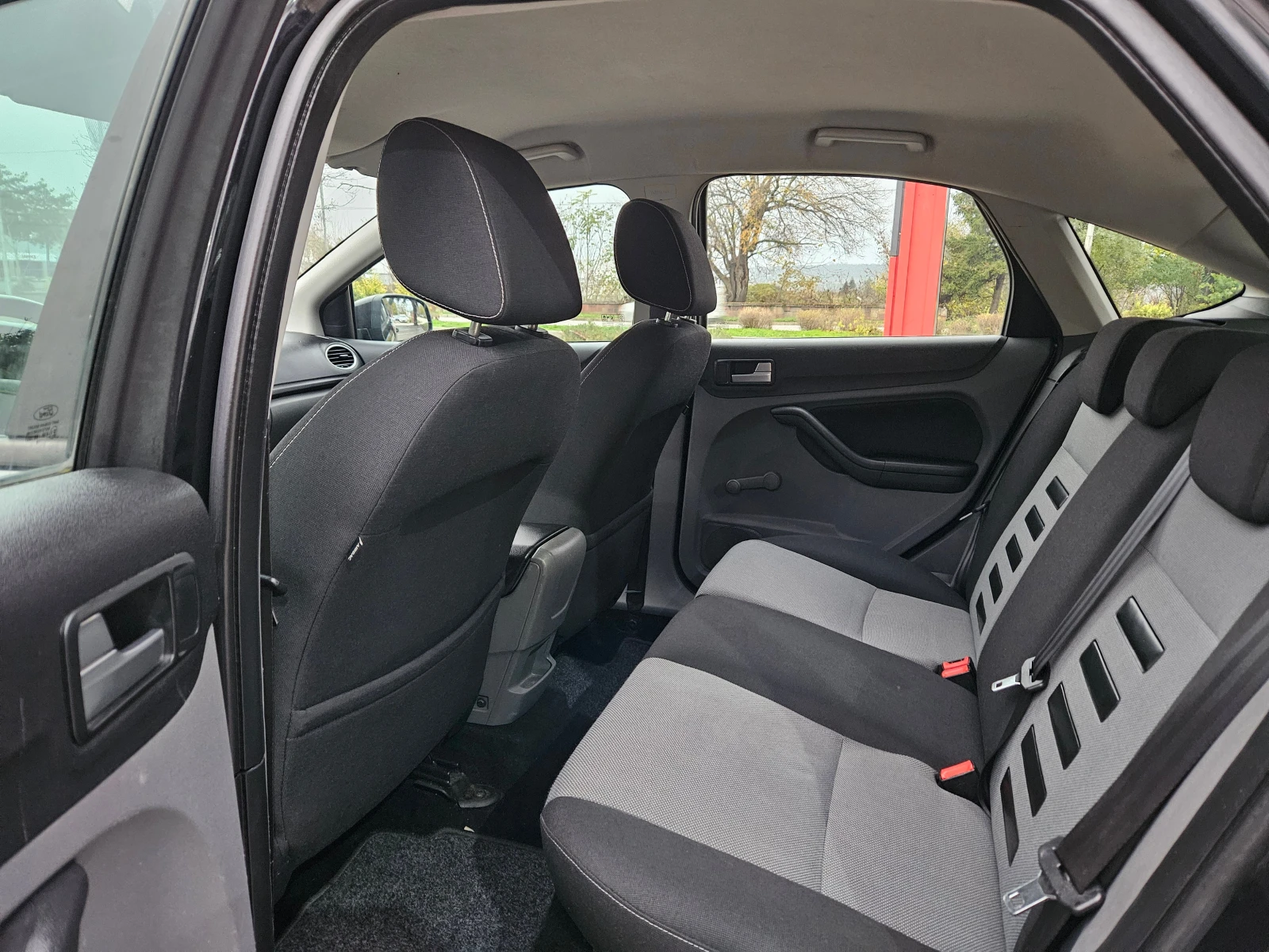 Ford Focus 1.6 HDI,  5! KeylessGO, Titanium,  !! | Mobile.bg   10