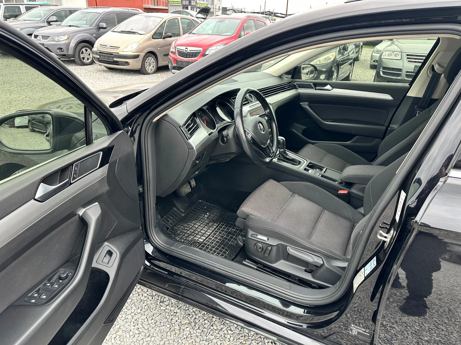 VW Passat 2.0 TDI, снимка 10 - Автомобили и джипове - 53888544