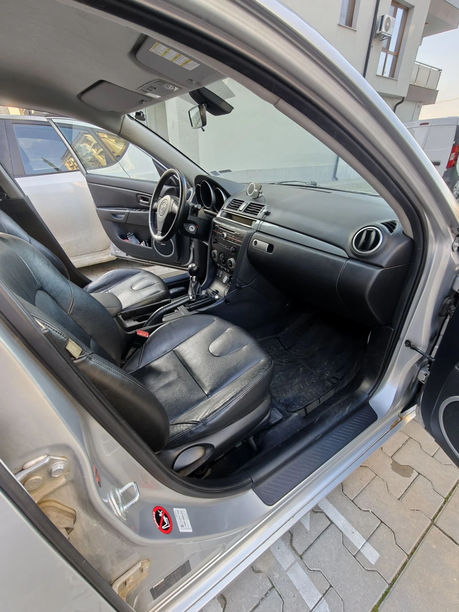 Mazda 3, снимка 11 - Автомобили и джипове - 53939038