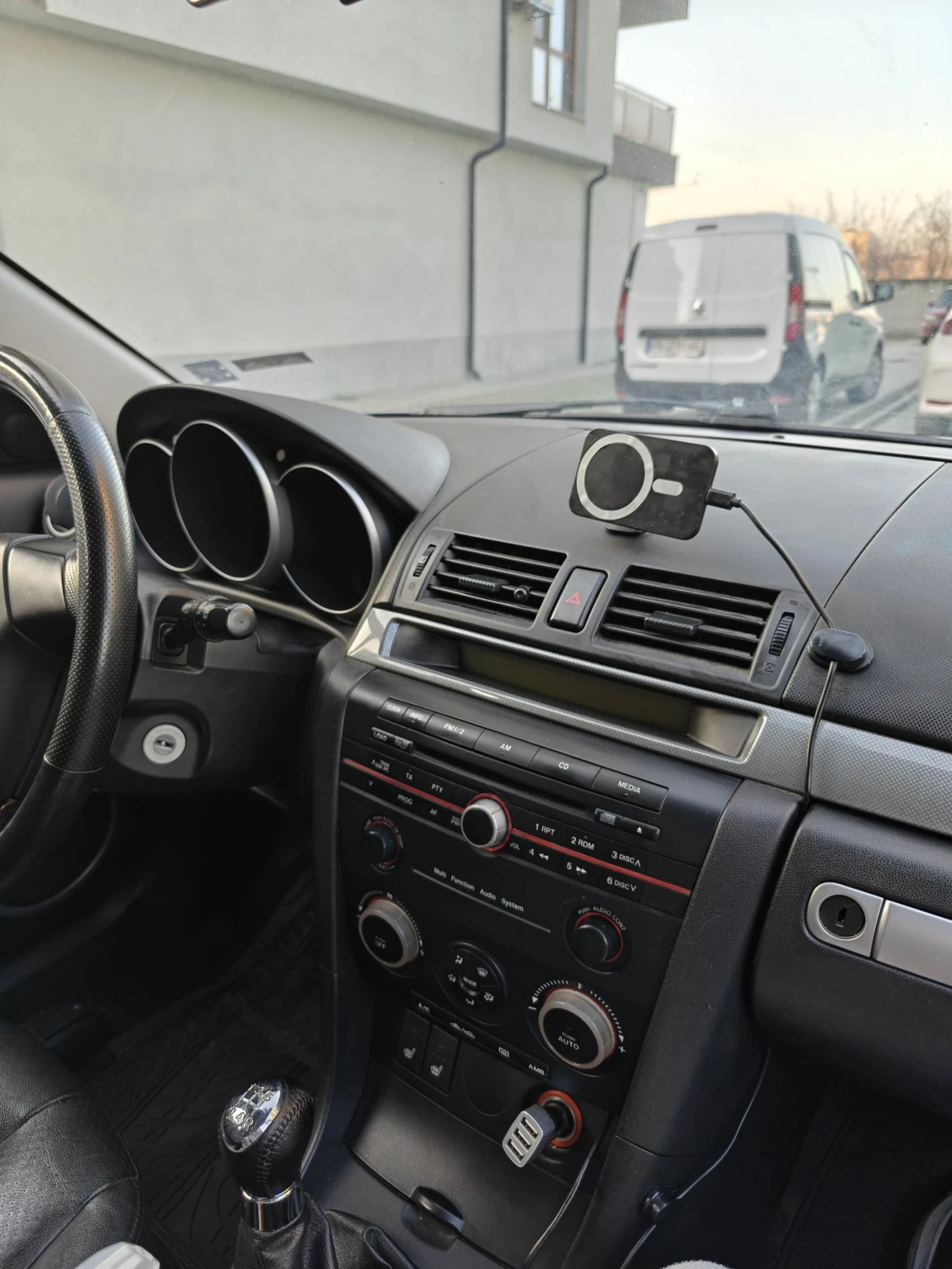 Mazda 3, снимка 16 - Автомобили и джипове - 53939038