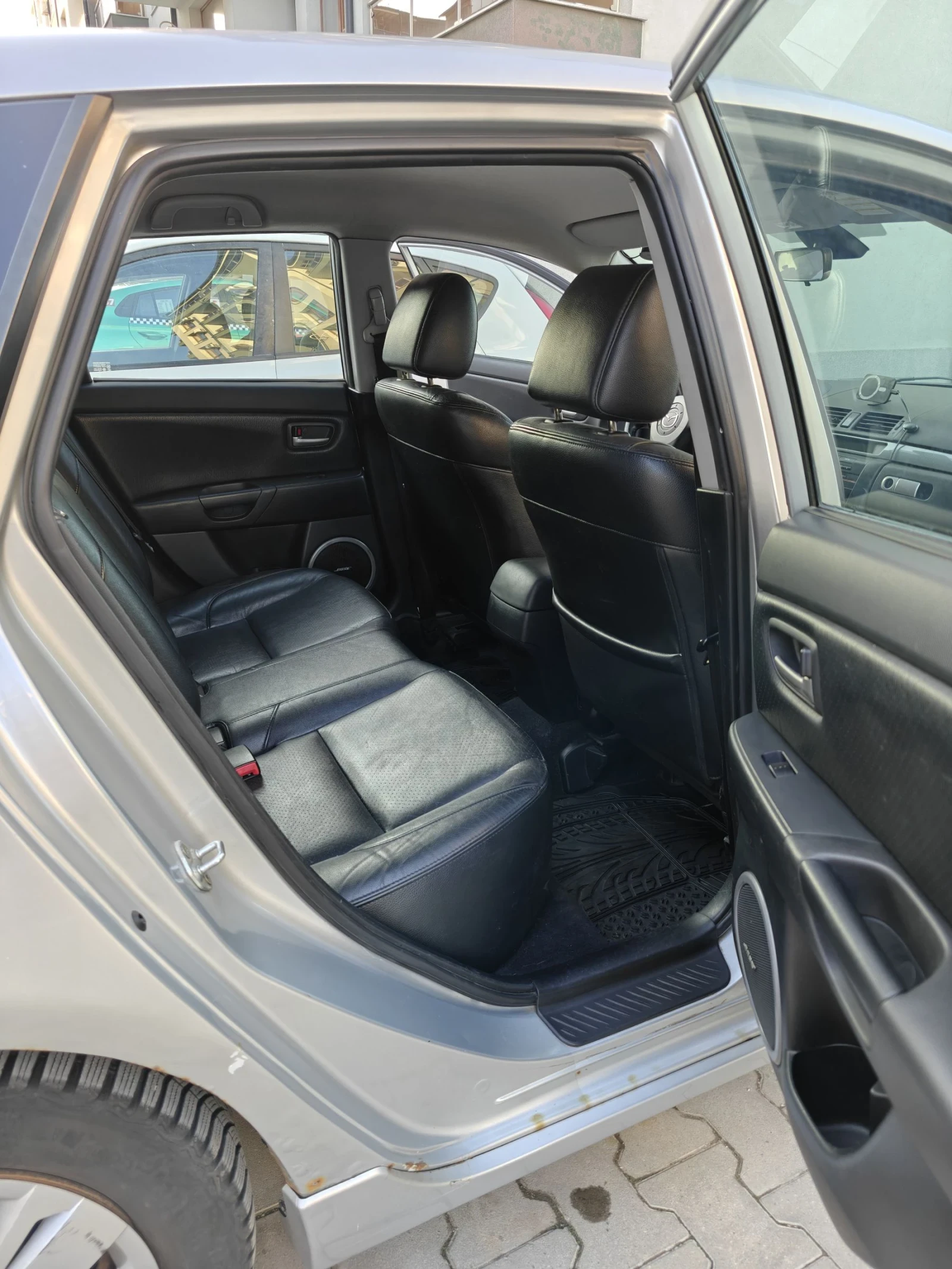 Mazda 3, снимка 10 - Автомобили и джипове - 53939038