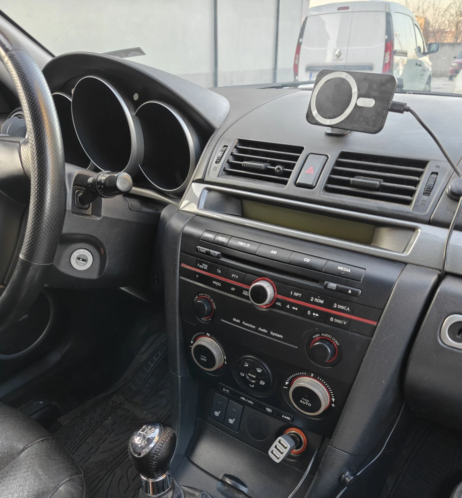 Mazda 3, снимка 13 - Автомобили и джипове - 53939038