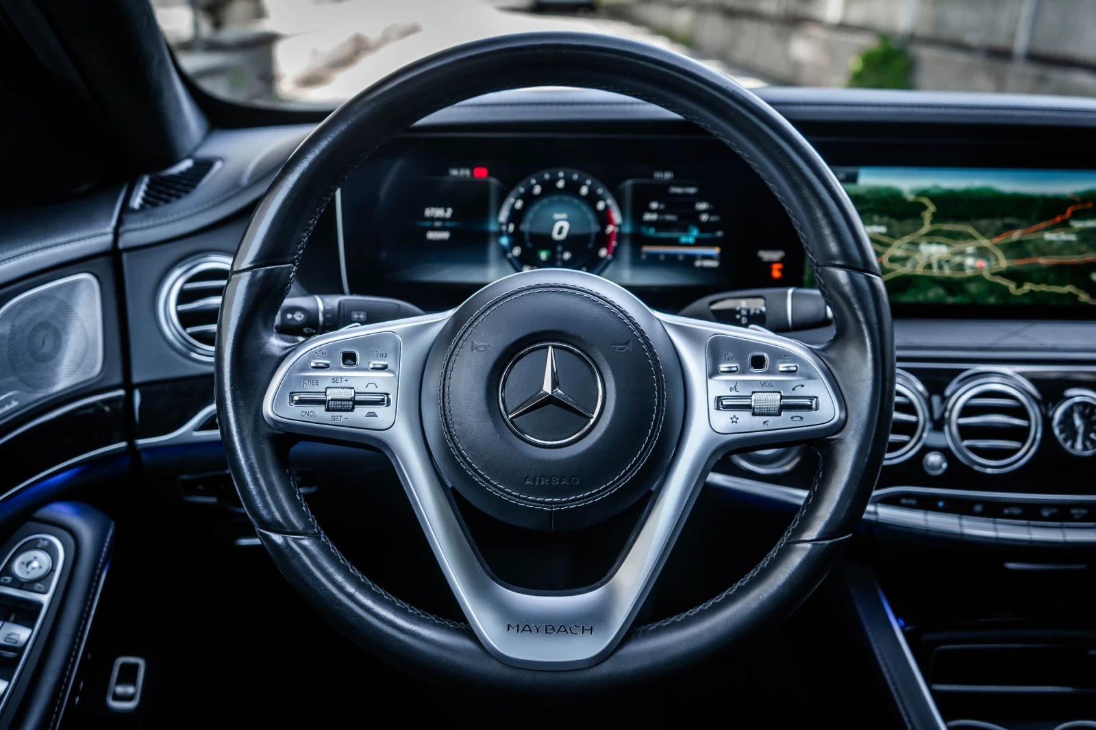 Mercedes-Benz Maybach S560 4MATIC, снимка 9 - Автомобили и джипове - 54416638