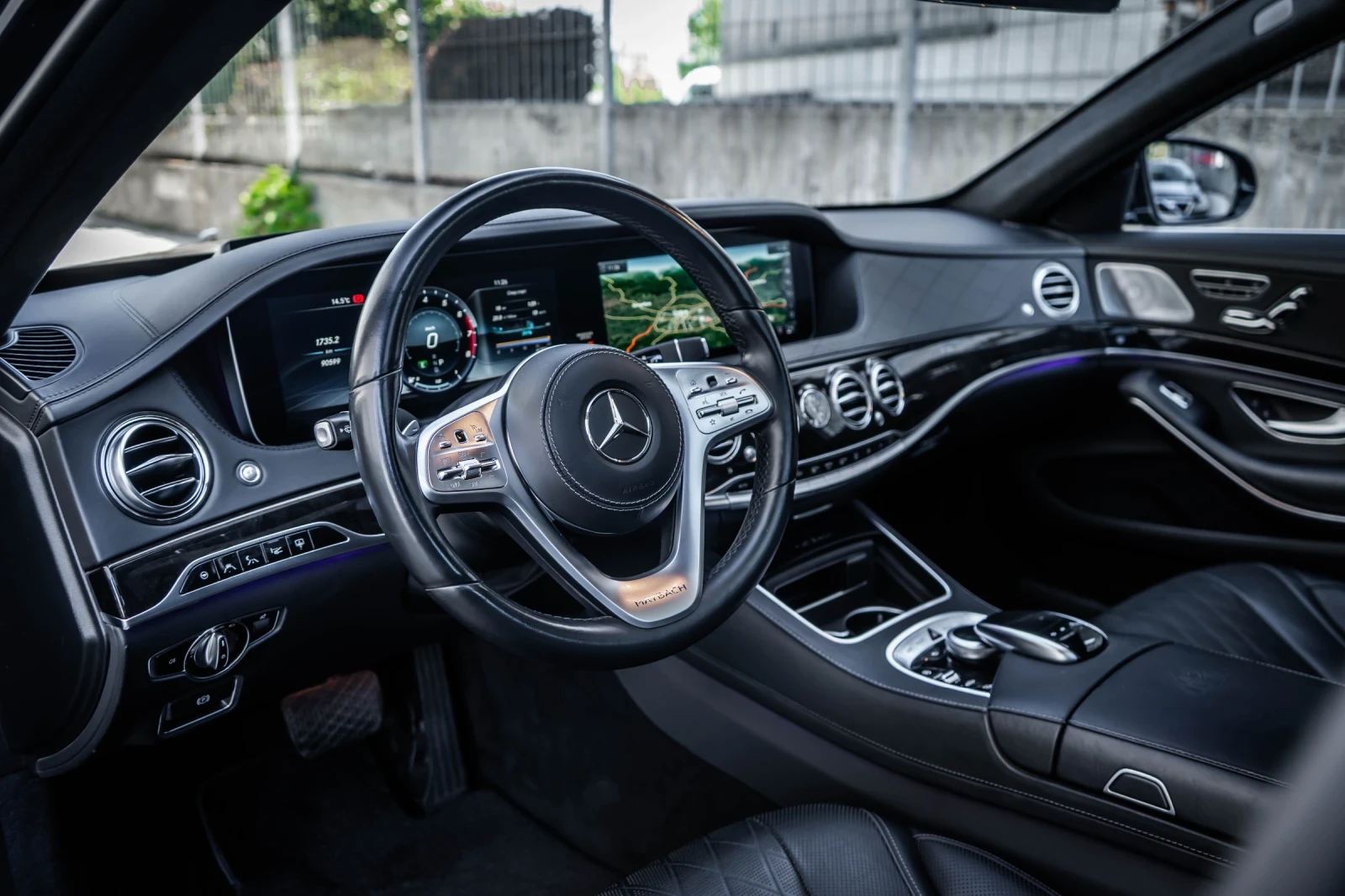 Mercedes-Benz Maybach S560 4MATIC, снимка 16 - Автомобили и джипове - 54416638