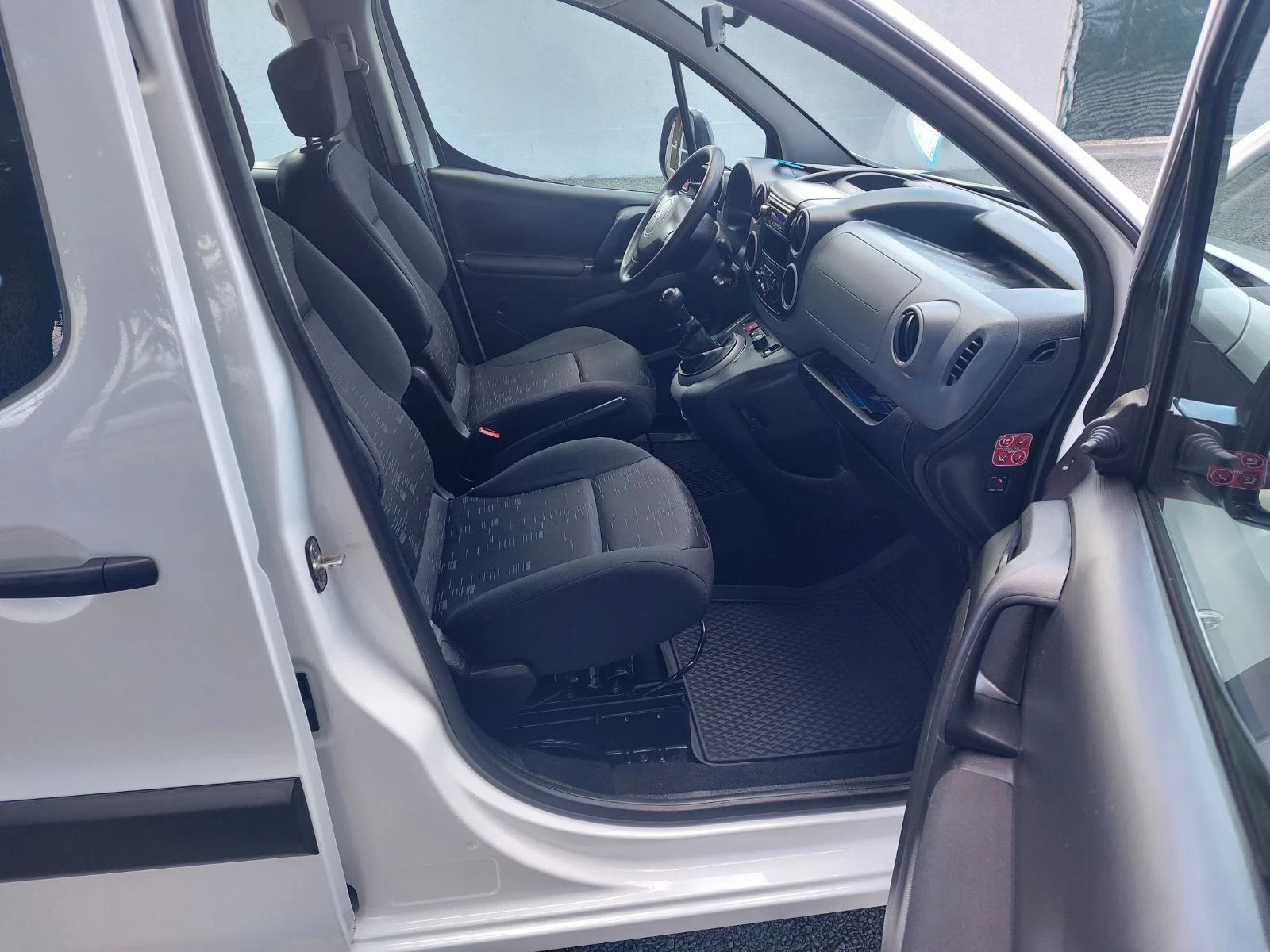 Citroen Berlingo 1.6i, снимка 15 - Автомобили и джипове - 54835079