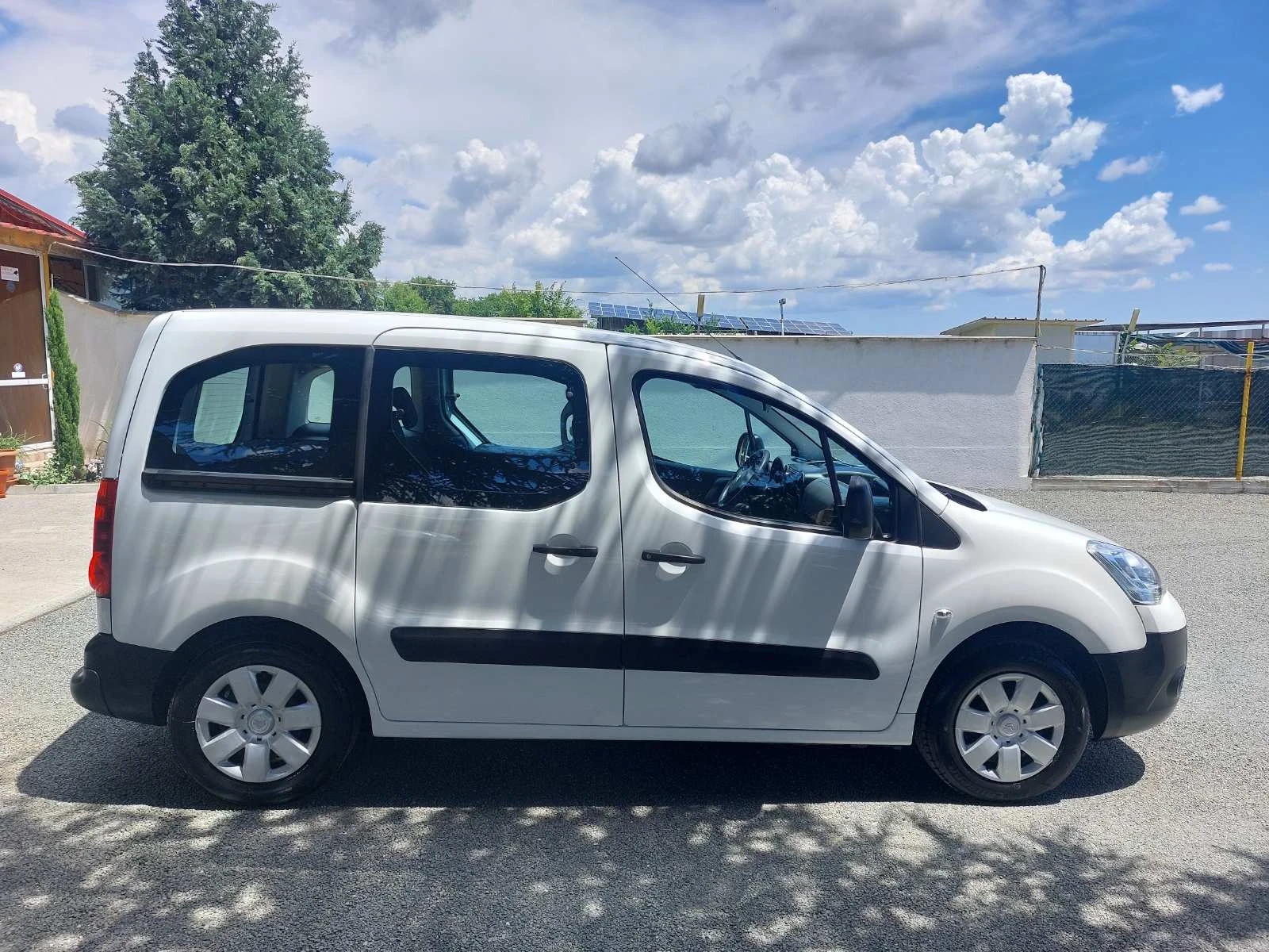 Citroen Berlingo 1.6i, снимка 9 - Автомобили и джипове - 54835079
