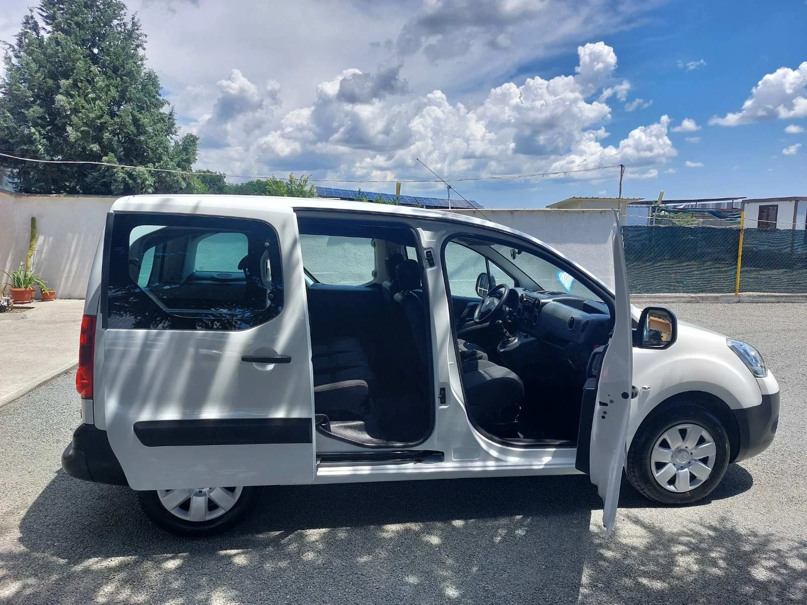 Citroen Berlingo 1.6i, снимка 7 - Автомобили и джипове - 54835079