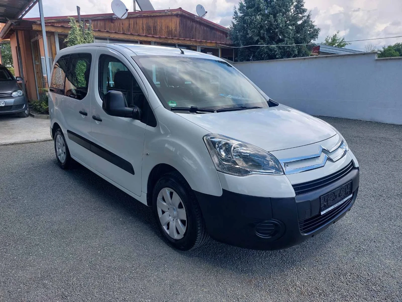 Citroen Berlingo 1.6i, снимка 3 - Автомобили и джипове - 54835079