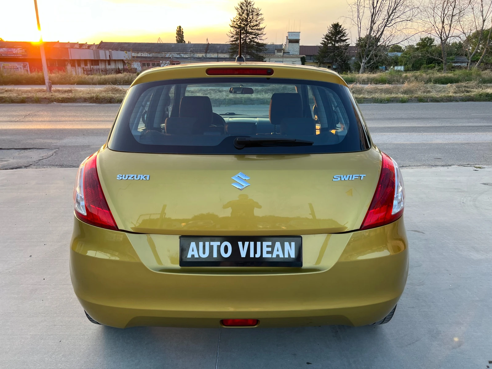 Suzuki Swift 1.2i-94к.с, снимка 5 - Автомобили и джипове - 55012133