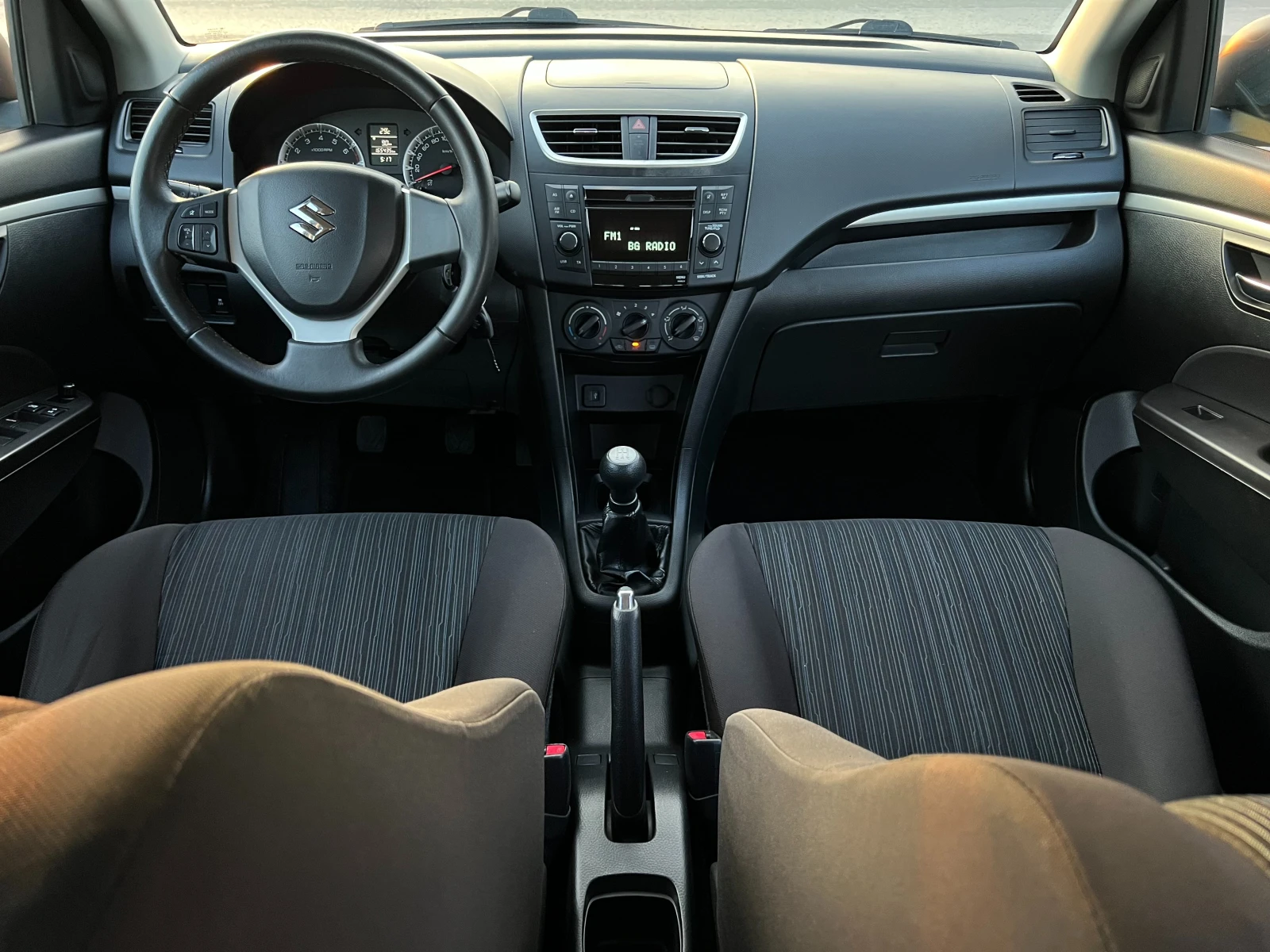 Suzuki Swift 1.2i-94к.с, снимка 10 - Автомобили и джипове - 55012133
