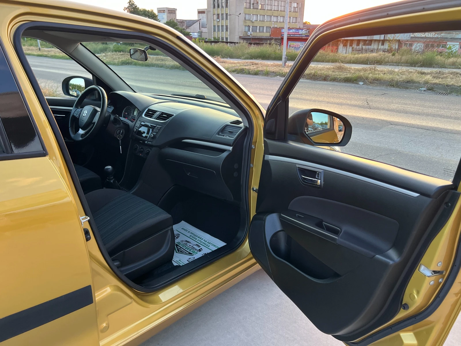 Suzuki Swift 1.2i-94к.с, снимка 11 - Автомобили и джипове - 55012133