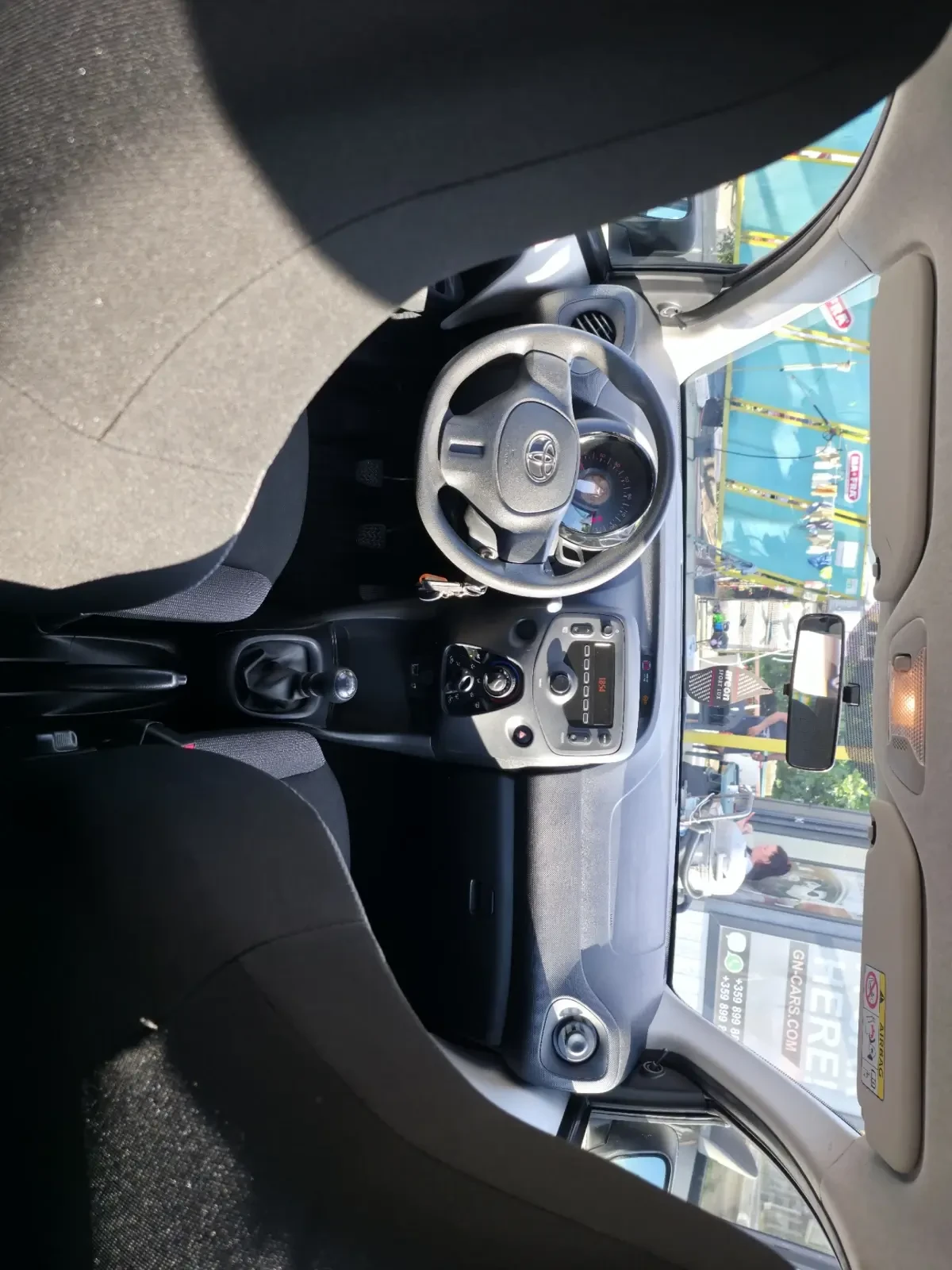 Toyota Aygo 1.0 VVT-i бензин, снимка 10 - Автомобили и джипове - 55038293