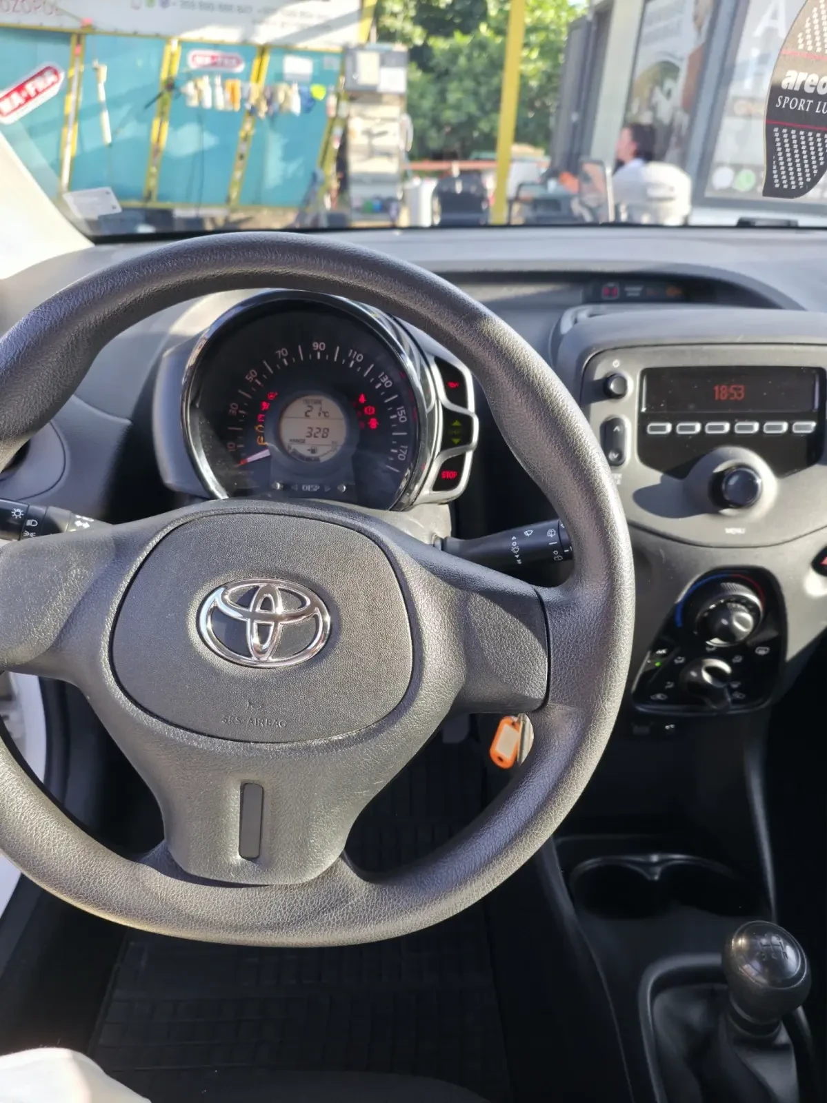 Toyota Aygo 1.0 VVT-i бензин, снимка 8 - Автомобили и джипове - 55038293