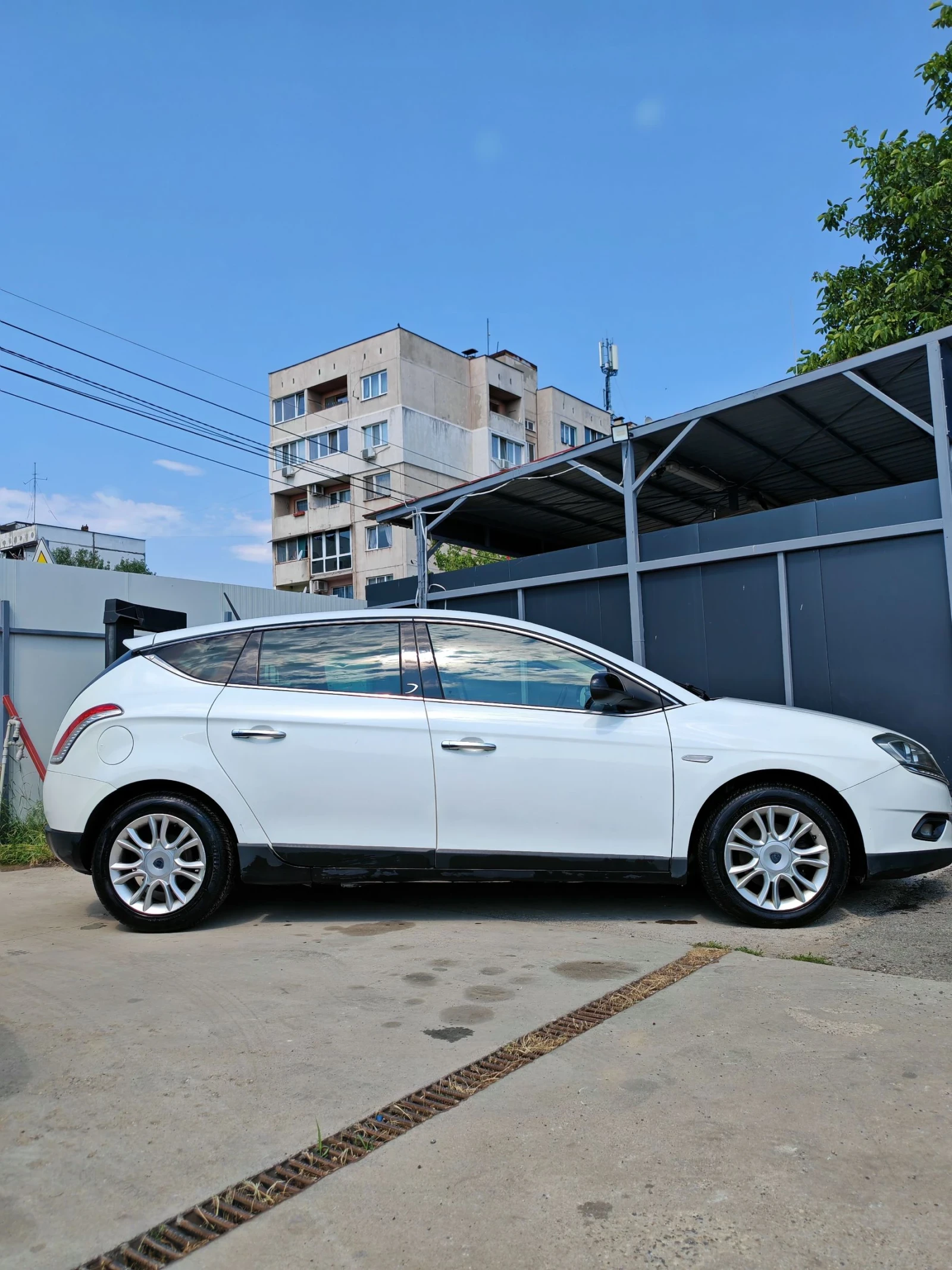 Lancia Delta 1.6 MultyJet 26V, снимка 7 - Автомобили и джипове - 55120170