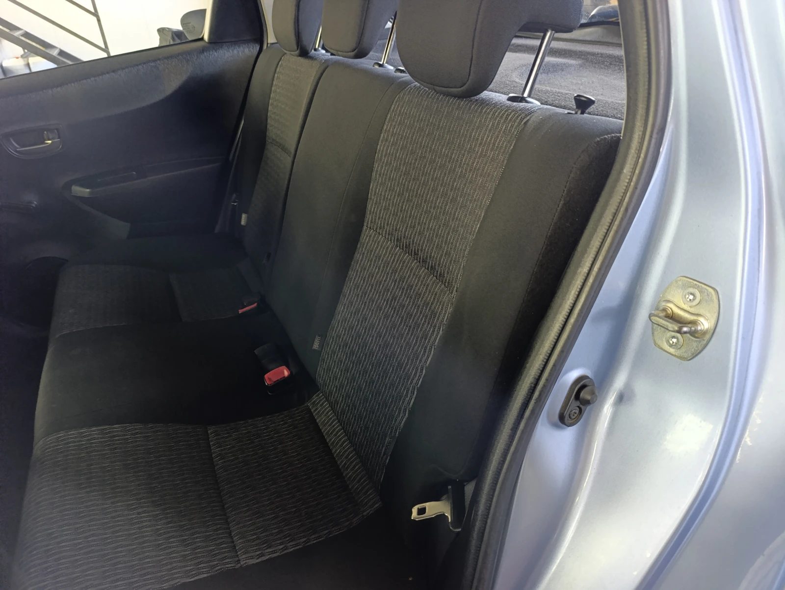 Toyota Yaris 1.33 99к.с., снимка 11 - Автомобили и джипове - 55206608