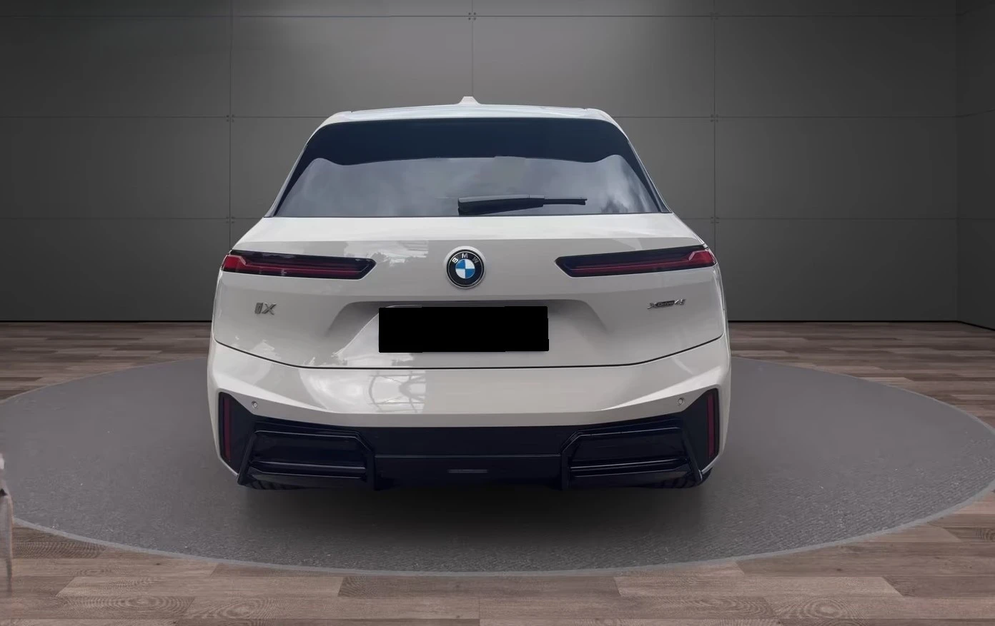 BMW iX xDrive45/ FACELIFT/ M SPORT/ ICONIC GLOW/ H&K/ 360, снимка 5 - Автомобили и джипове - 55540030