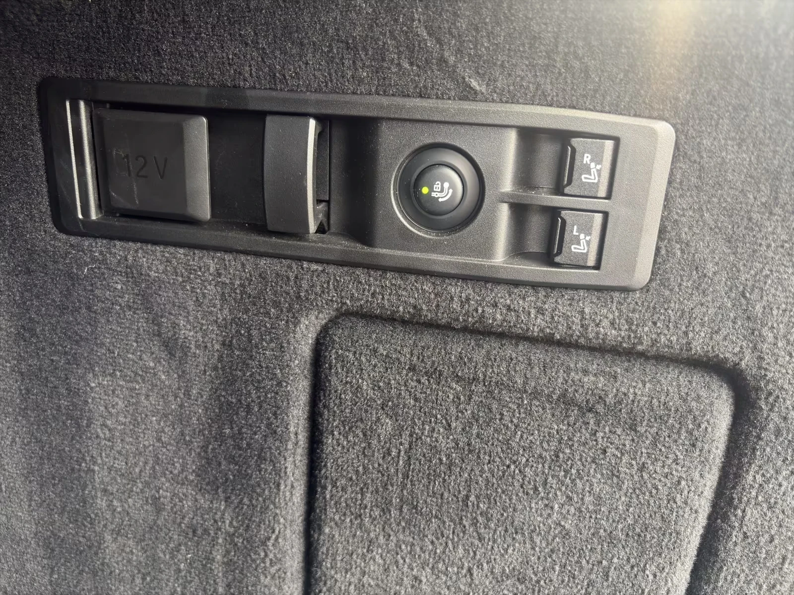 BMW iX xDrive45/ FACELIFT/ M SPORT/ ICONIC GLOW/ H&K/ 360, снимка 17 - Автомобили и джипове - 55540030