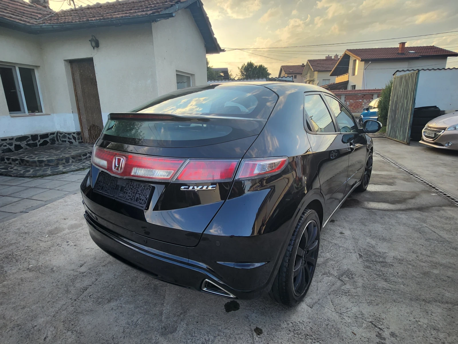 Honda Civic 1.8i V-TEC GERMANY FACELIFT TOP ZUSTAND, снимка 4 - Автомобили и джипове - 55890799