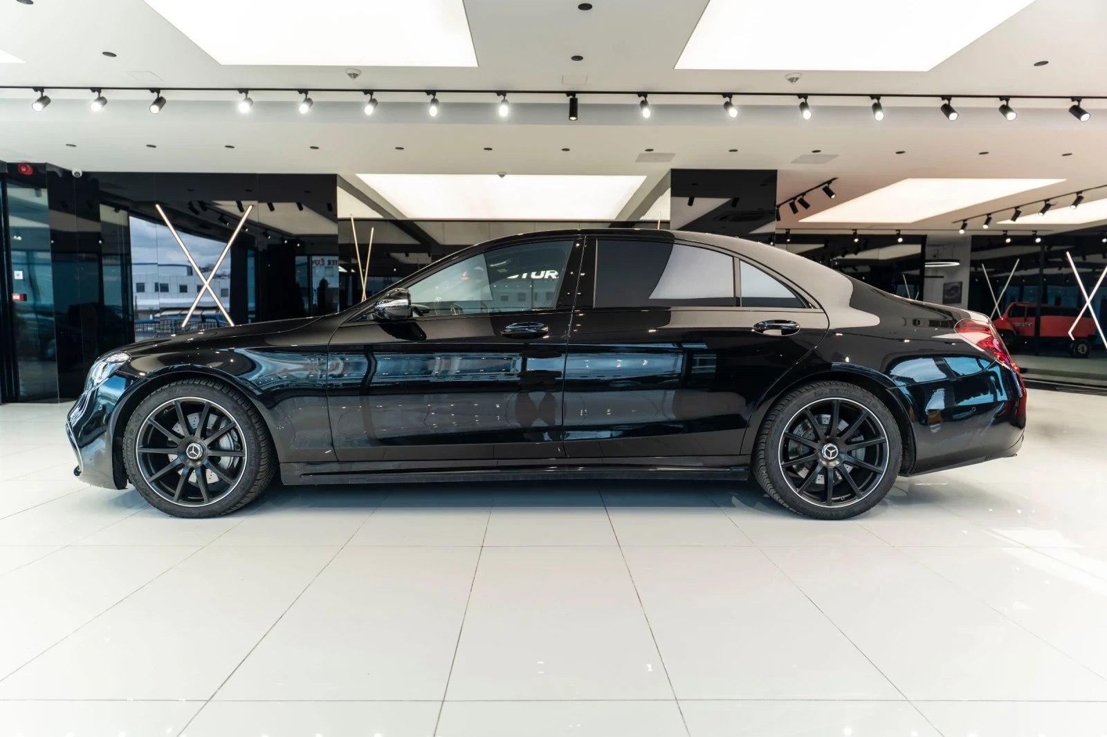 Mercedes-Benz S 560 4M* LONG* 3xTV* 4D BURMESTER* PANO* SOFTCLOSE* , снимка 2 - Автомобили и джипове - 56087975
